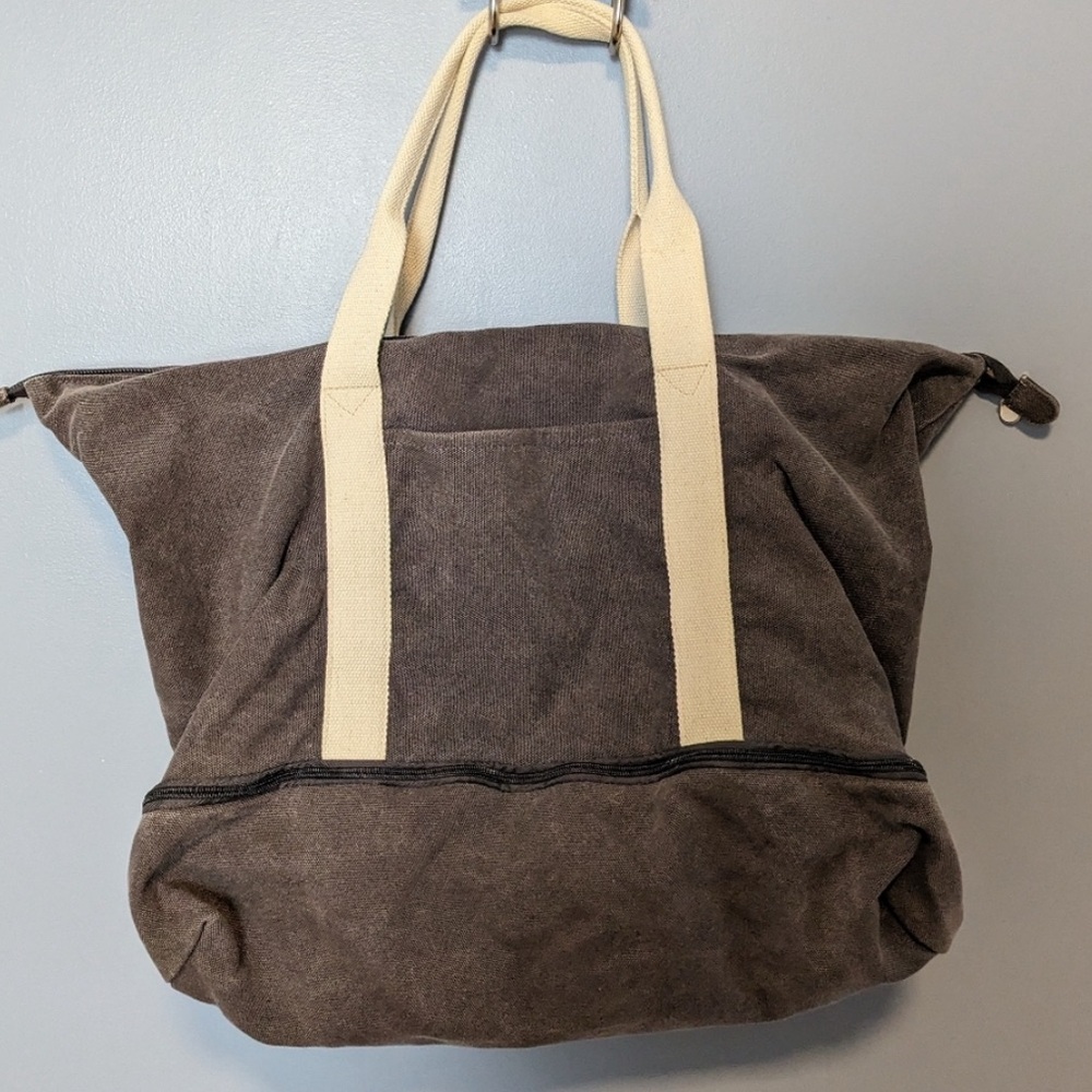 Lo & Sons Catalina gray weekender bag